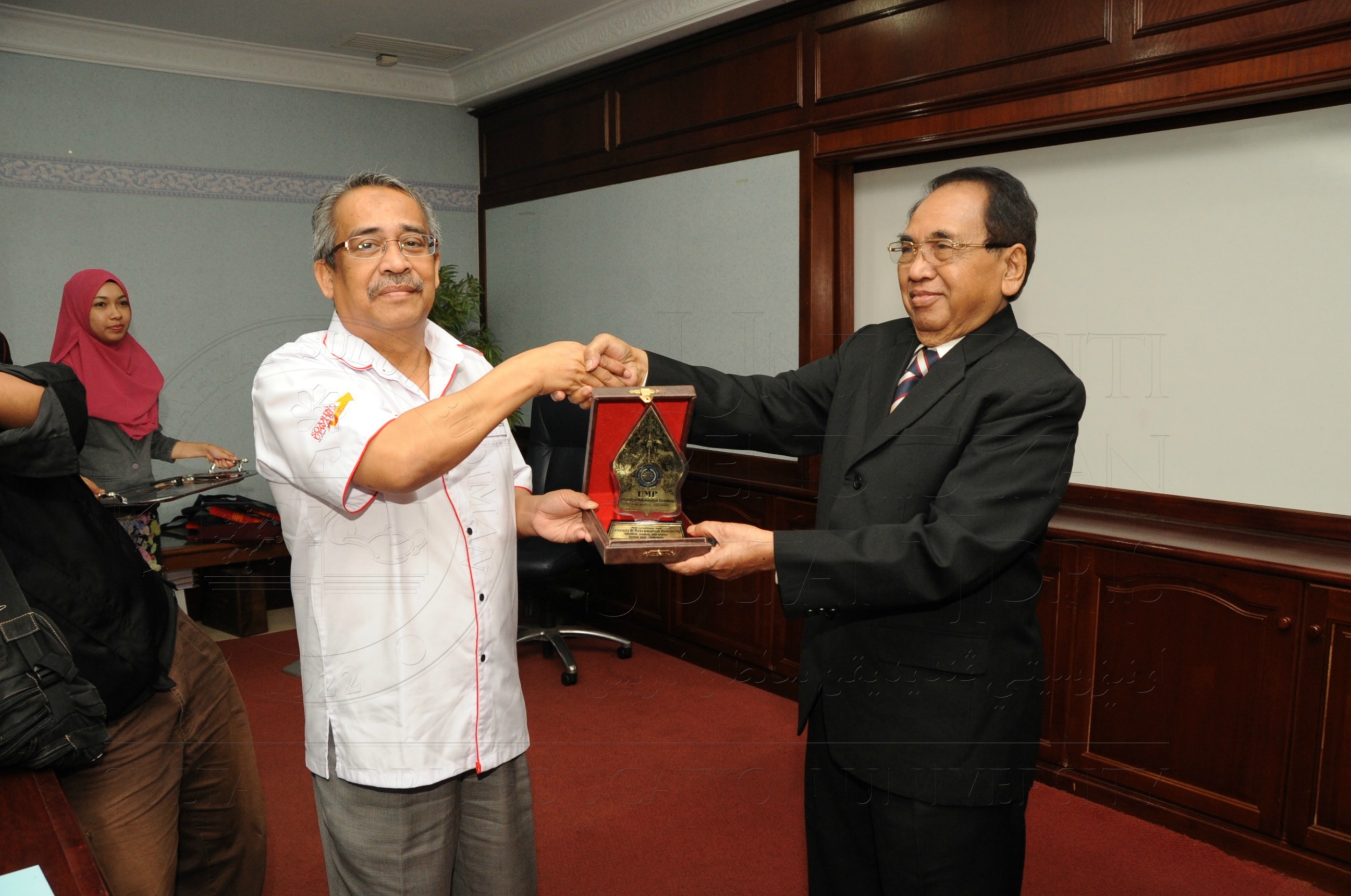 PRO16 6 Mou HAS 7915